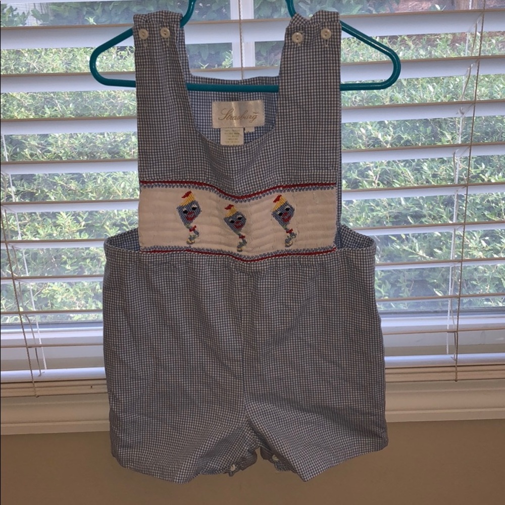 Toddlers smocking outfit